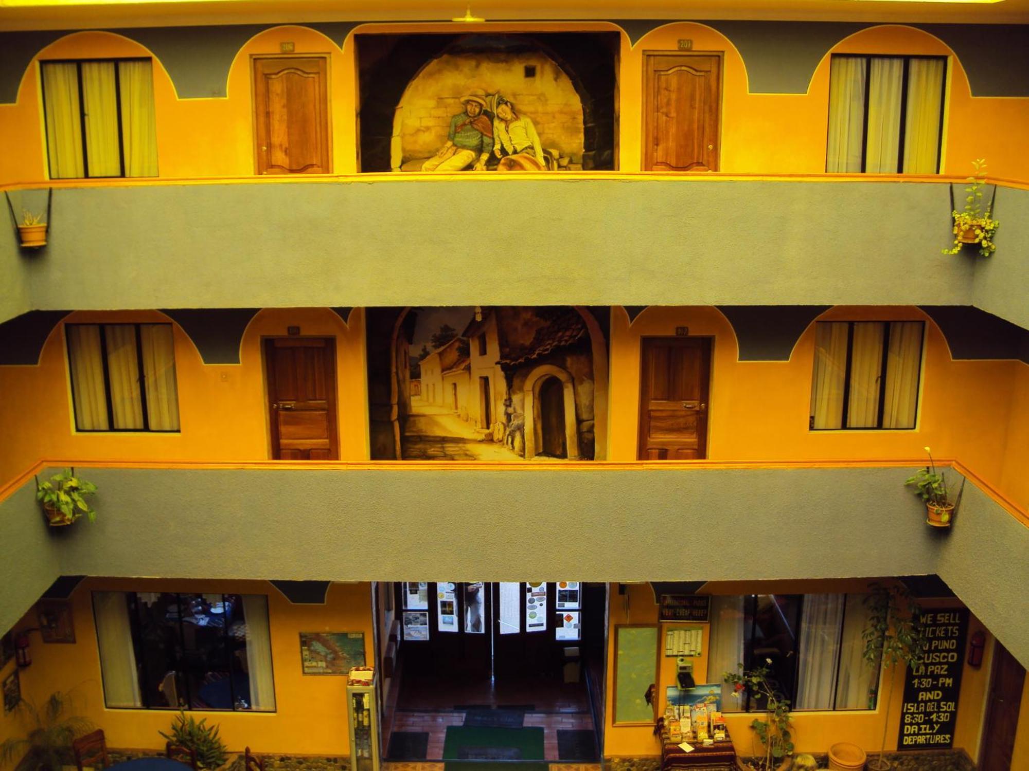 Hotel Utama Copacabana  Extérieur photo