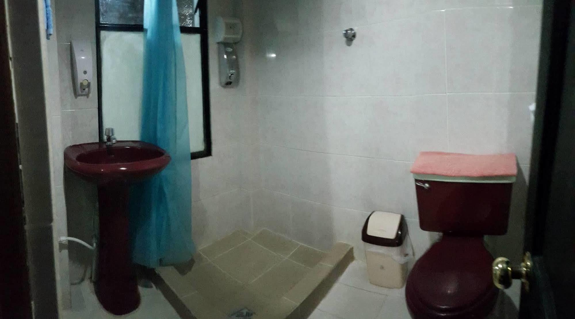Hotel Utama Copacabana  Extérieur photo