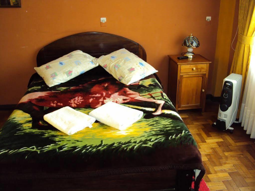 Hotel Utama Copacabana  Extérieur photo