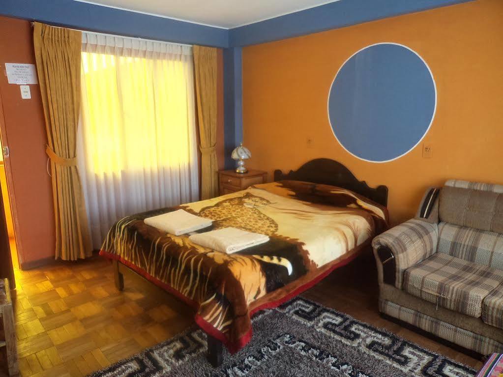 Hotel Utama Copacabana  Extérieur photo